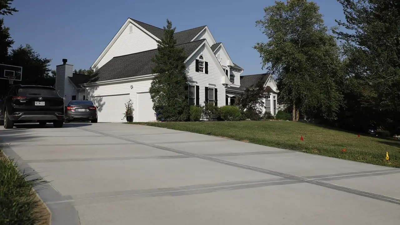 Patterned Concrete Driveway Patterned Concrete Driveway — STL Hardscape Solutions portfolio image