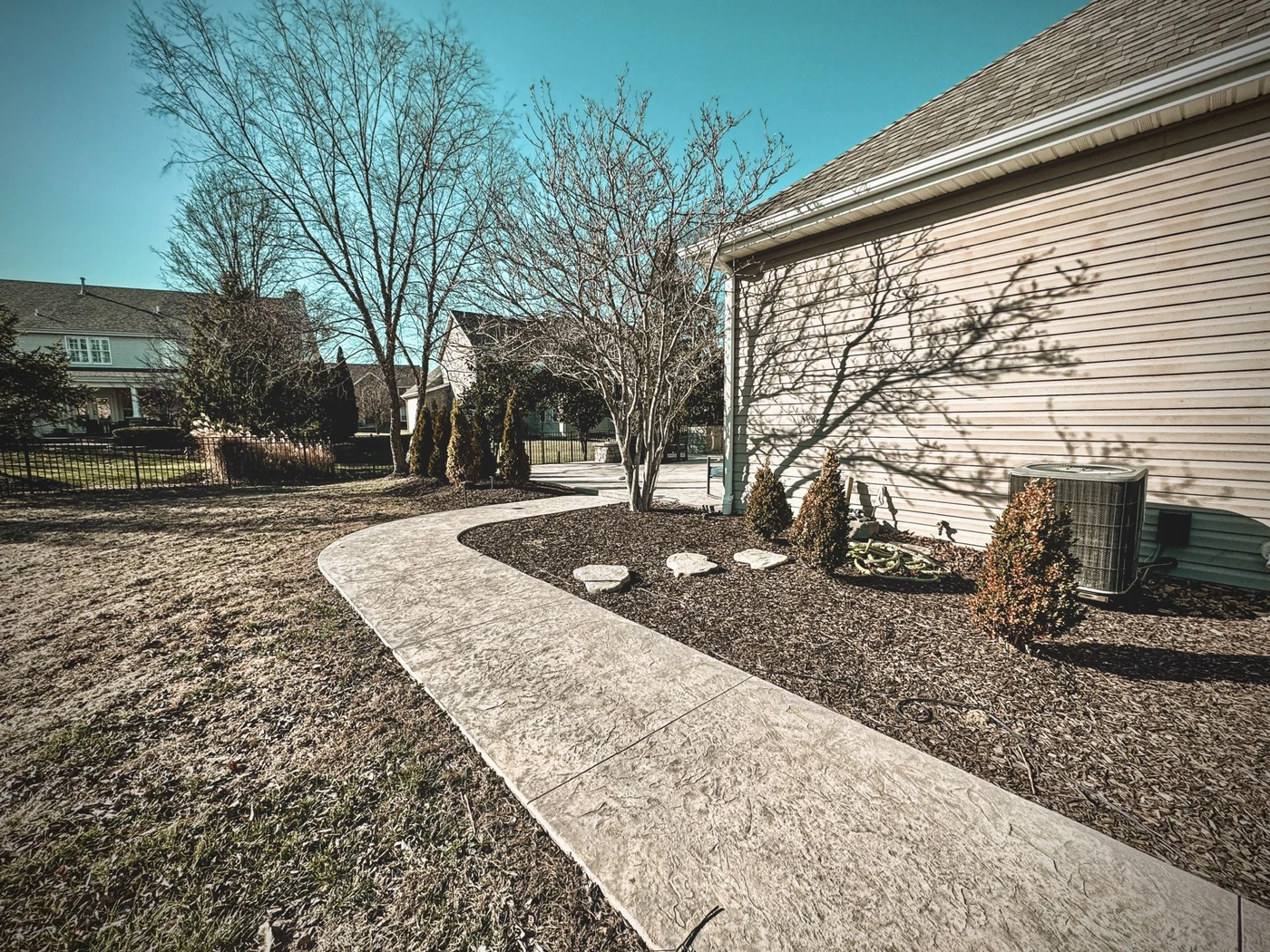 Curved Paver Walkway Curved Paver Walkway — STL Hardscape Solutions portfolio image
