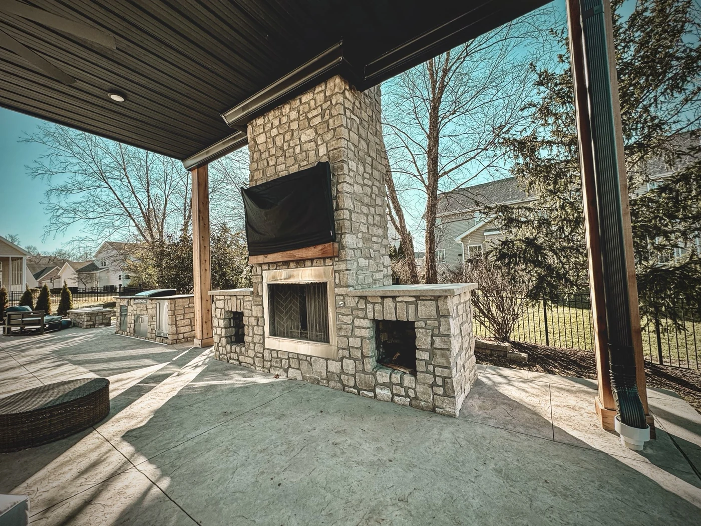 Outdoor Fireplace Gathering Space Outdoor Fireplace Gathering Space — STL Hardscape Solutions portfolio image
