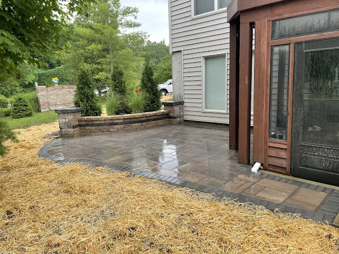 Custom patio - completed hardscape project in St. Louis