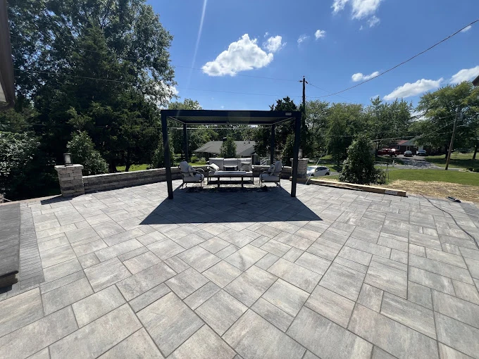 Spacious paved outdoor patio - completed hardscape project in St. Louis