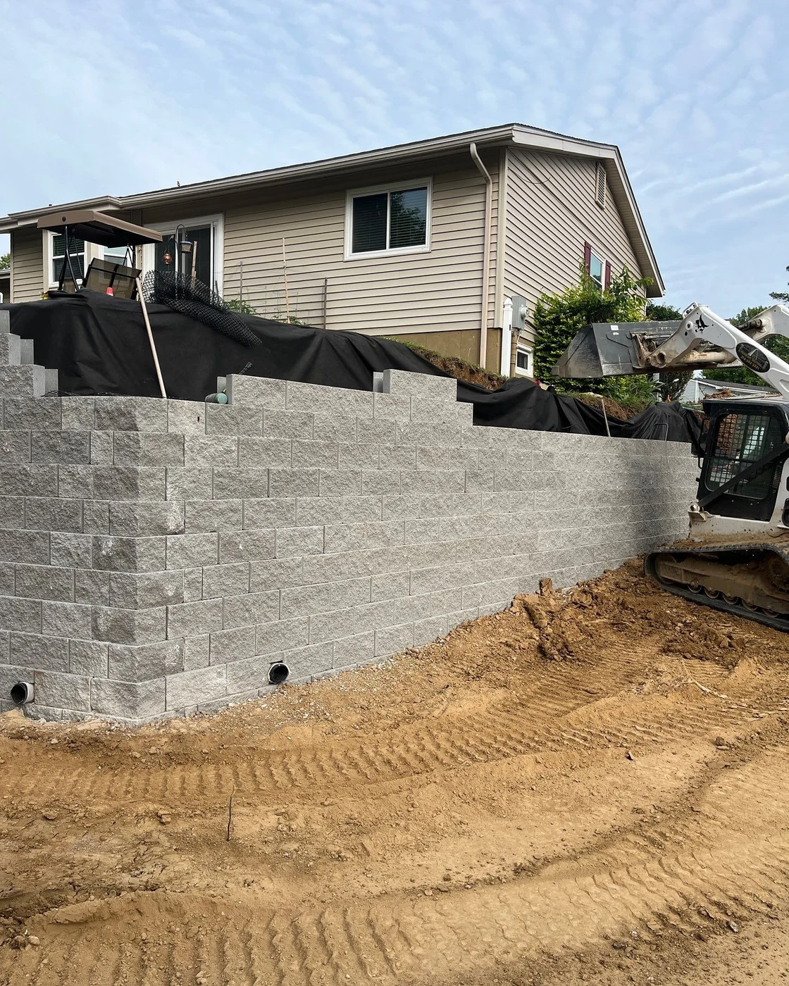 Segmental block retaining wall - completed hardscape project in St. Louis
