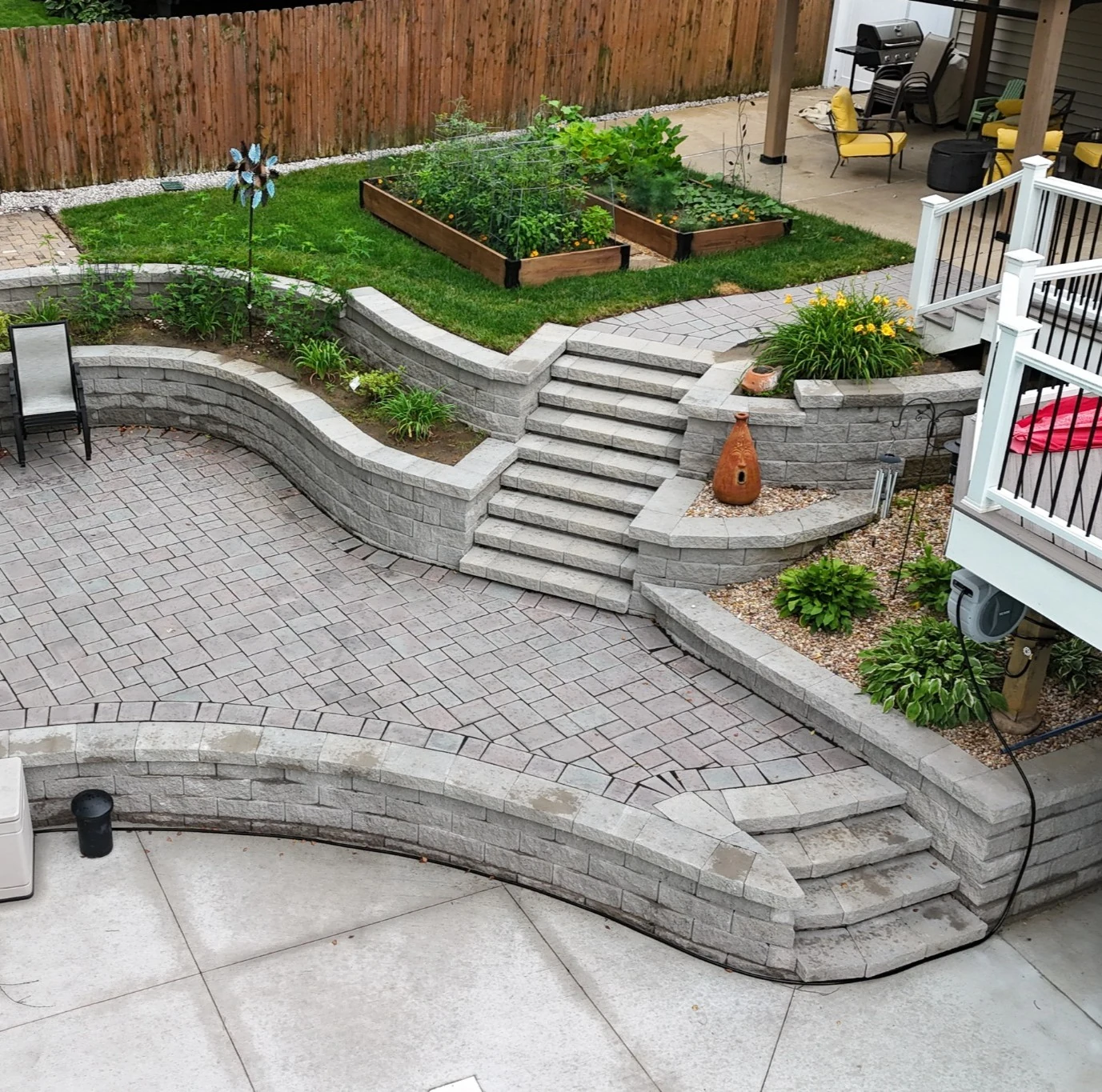 Curved Terraced Retaining Walls - completed hardscape project in St. Louis